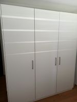 Kleiderschrank weiss 3-türig mit Schubladen guter Zustand