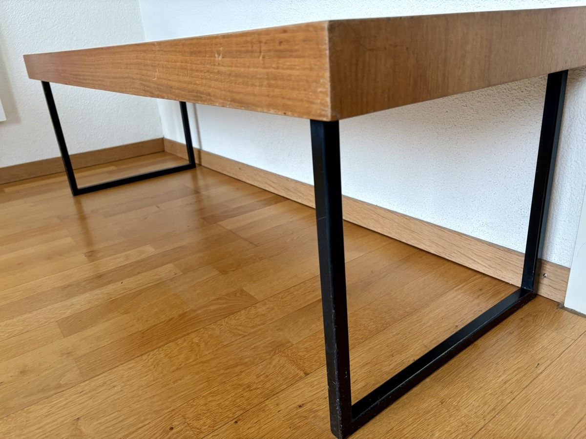 Tavoli: Langer Beistelltisch mit Metallgestell – Usato da Zürich venduto da mr_rm_z 1
