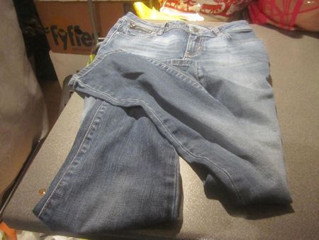 Jeans ca. Grösse S, dunkelblau
