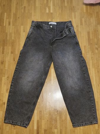 Bershka Loose Fit / Baggy Jeans Schwarz, Gr. EUR 42