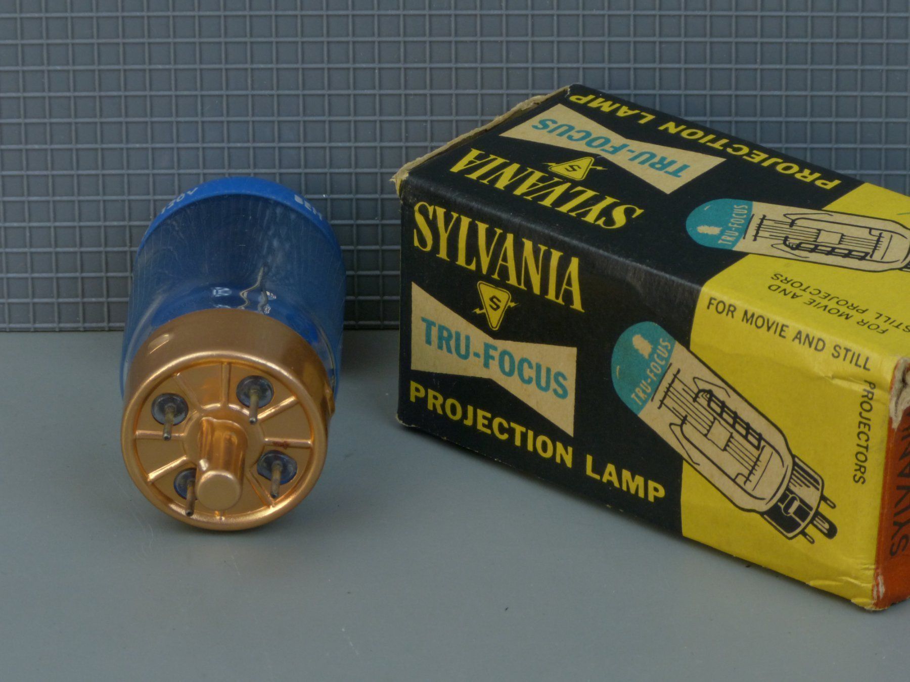 Proiettori: Silvania True Focus Projection Lamp 120 Volt, 150 Watt – Usato da Rheineck venduto da mur.man 2