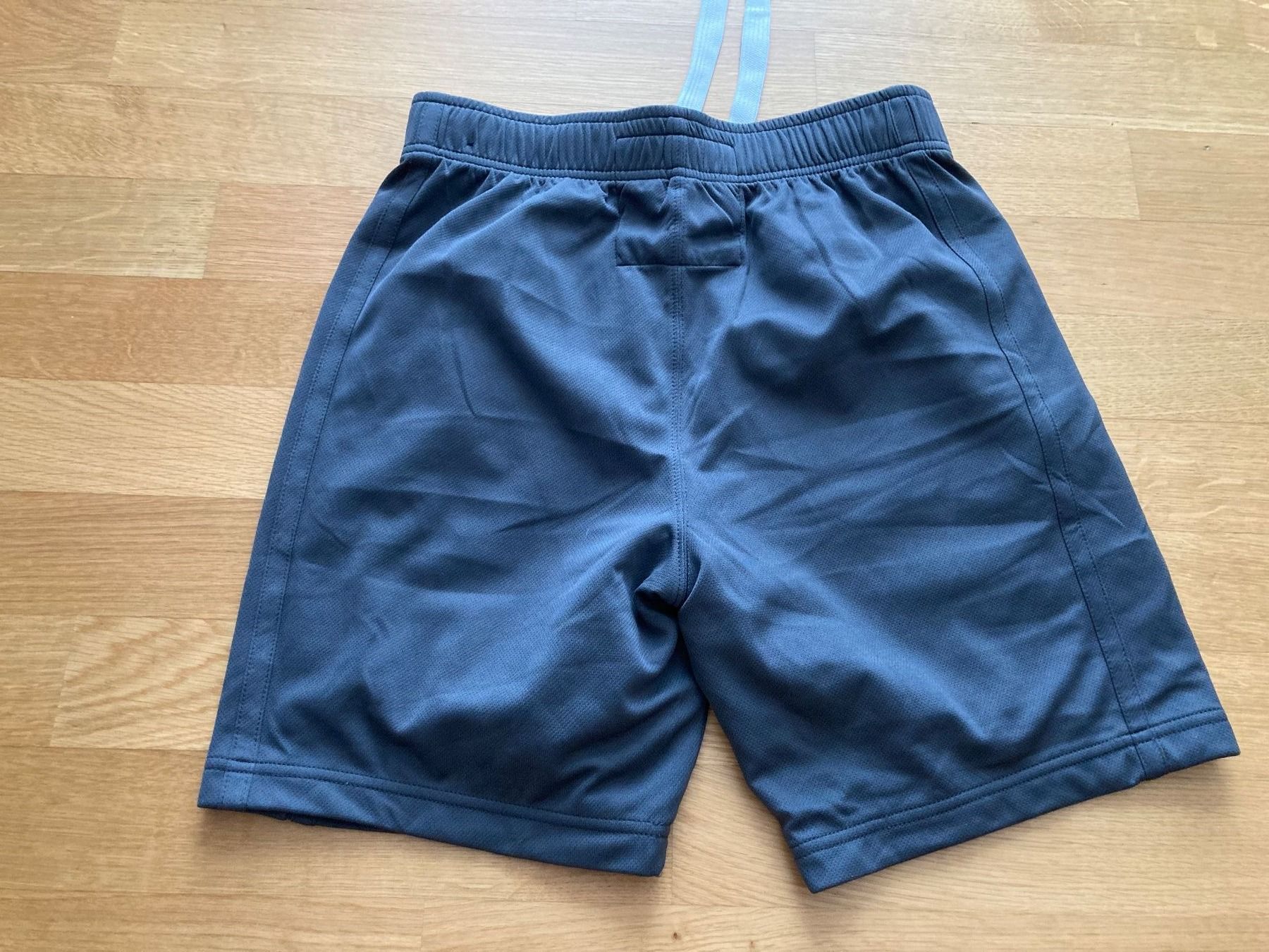 Hollister Pantaloni: (C-E) Hollister Shorts xs – Usato da Jonen venduto da Sevenb 1