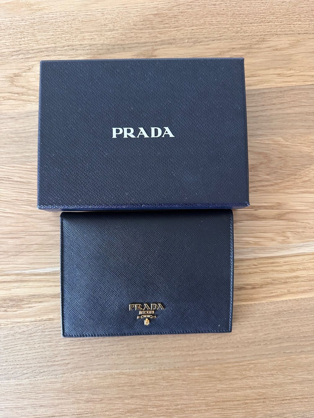 Prada Brieftaschen: Prada Portmonnaie – Gebraucht aus Basel von uyuni01 1