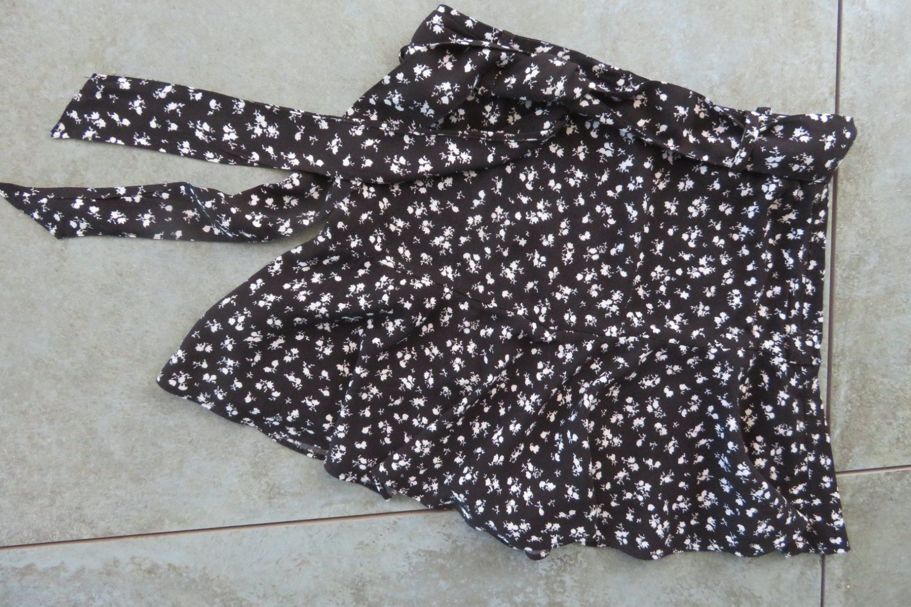 Zara Pantaloni: ZARA Minjupe-Shorts Grösse S – Nuovo (secondo la descrizione) da Wil ZH venduto da Tamagy