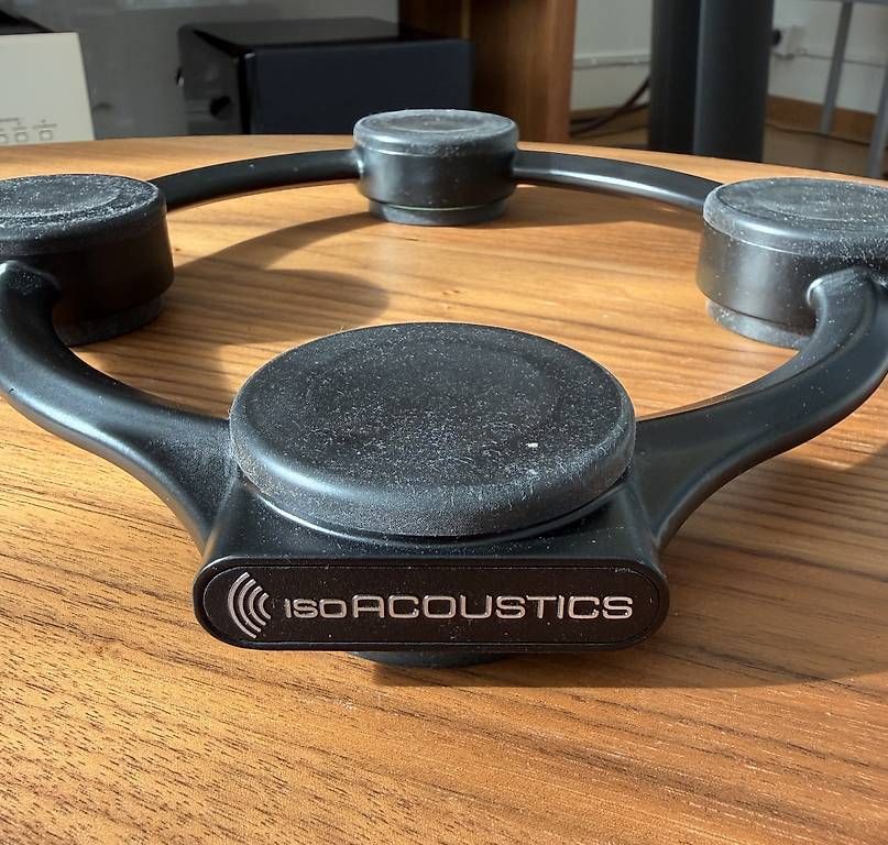 Casse acustiche: Subwoofer Entkoppeln Isoacoustics Aperta Sub – Usato da Zürich venduto da cutyswiss 2