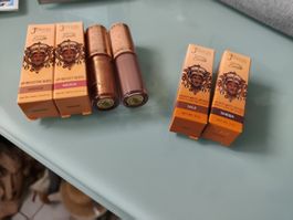 4 Glosse und 2 Lipstick Velvet Matte Juvia's Place