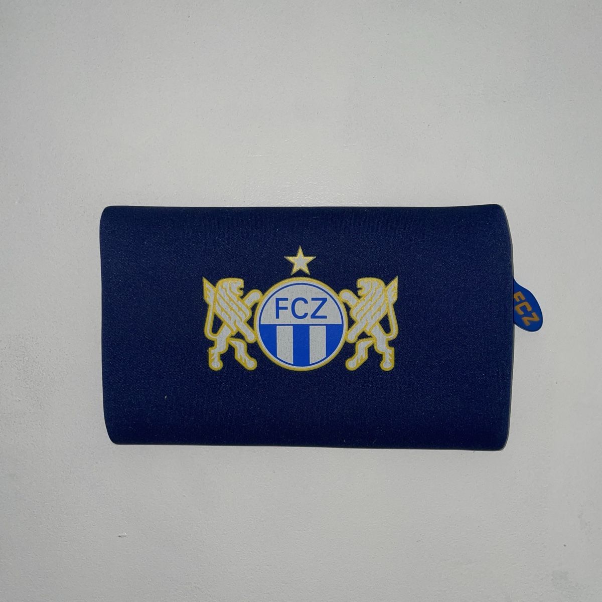 Astucci : FC Zürich Necessaire / Etui – Nuovo (secondo la descrizione) da Mülligen venduto da d.elen402 1