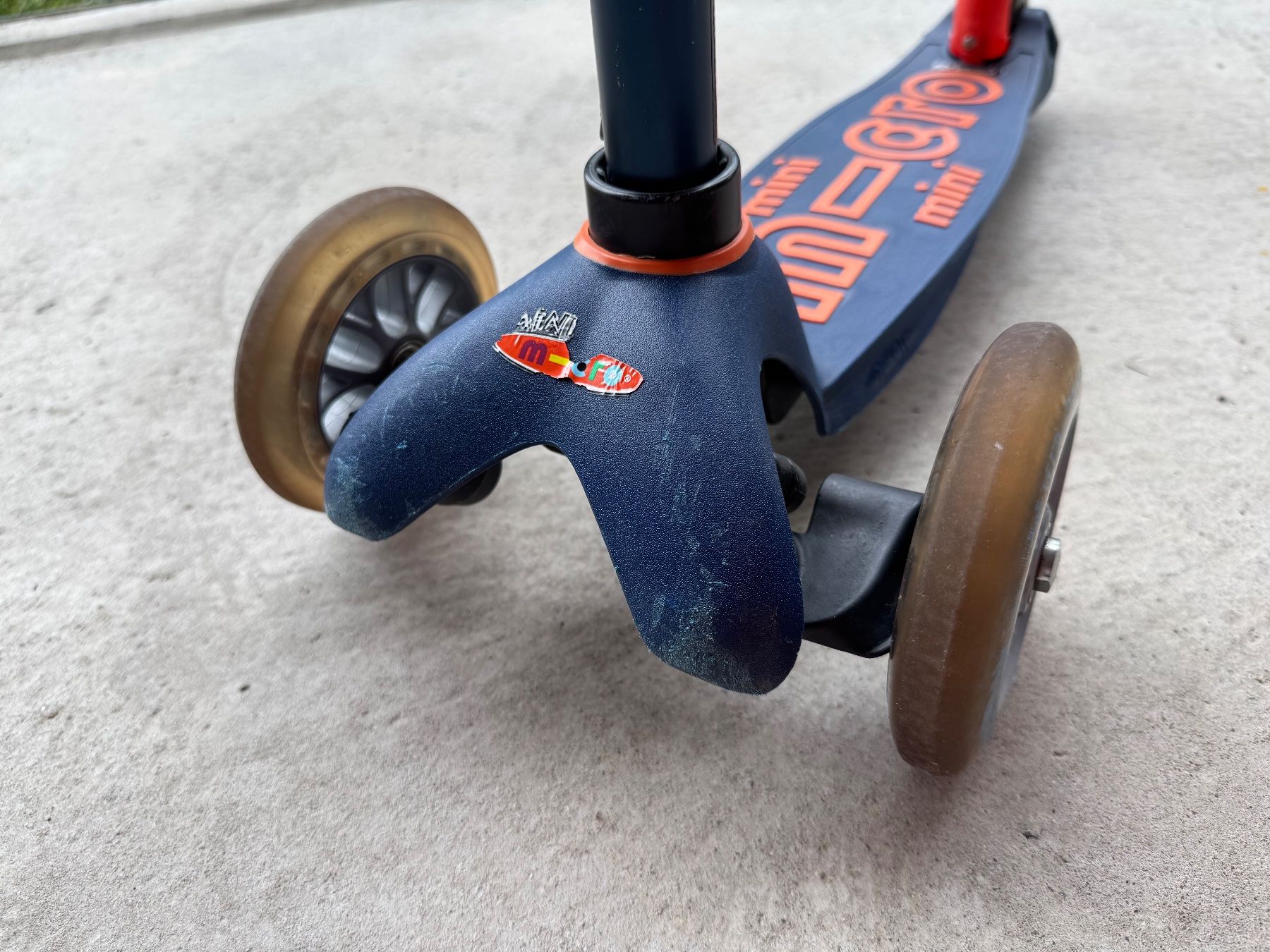 Micro Véhicules pour enfants: Micro Mini Deluxe Kinder-Trottinett – D'occasion à Zürich par mario_st 3