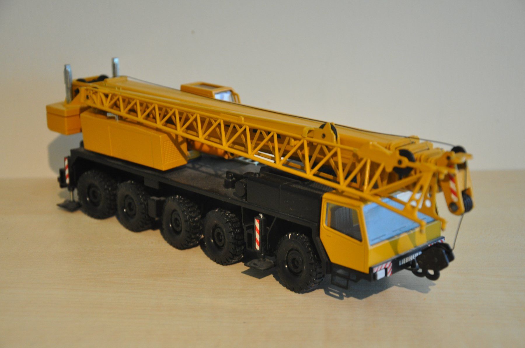 Conrad Kit di modellismo & Modellini statici: LIEBHERR Mobilkran – Difettoso da Mitlödi venduto da worker04 3
