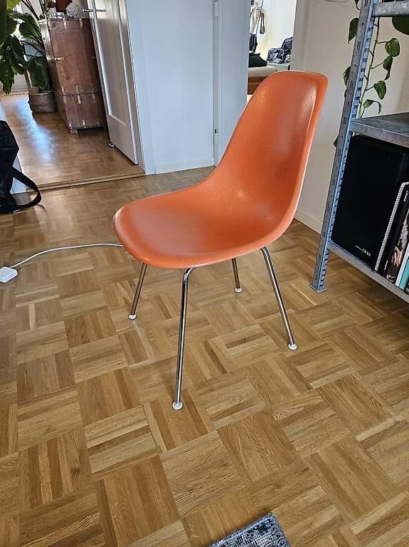 Sedie: Eames Side Chair Orange – Usato da bern venduto da Alex_Geisser 3