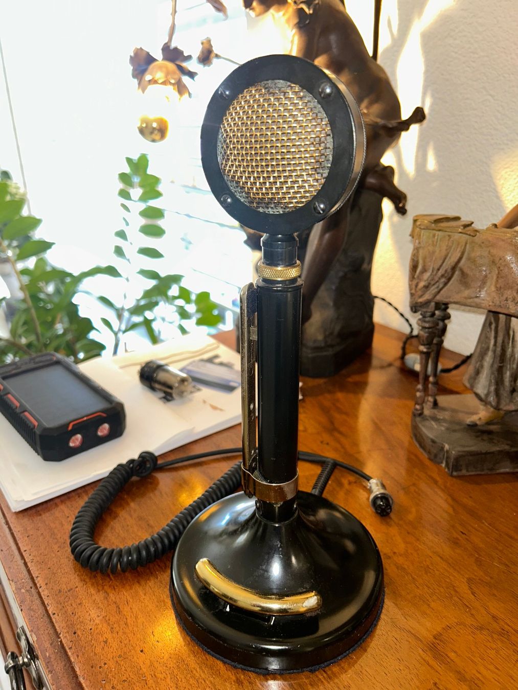 Funktechnik: Vintage Astatic D104 Black Night Desktop Microphone – Gebraucht aus Sugiez von brockicenter 1