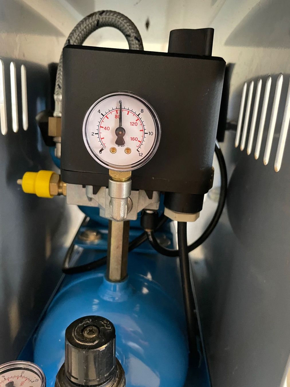 Rotring Compressori: Airbrush Kompressor Rotring – Usato da Emmetten venduto da Digicrack 1