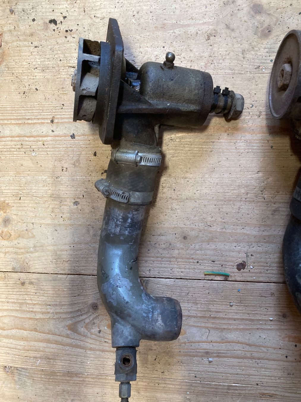 Hürlimann Trattori: Hürlimann Wasserpumpen – Usato da Lommiswil venduto da Hosi88 2