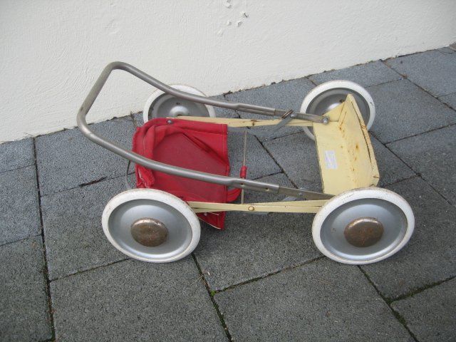 Carrozzine per bambole: Puppenwagen Bernina Zug – Difettoso da Staufen venduto da Finoeggel 4