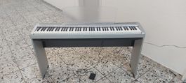 Digitalpiano Yamaha P-95 88 Graded-Hammer-Tasten inkl.stände