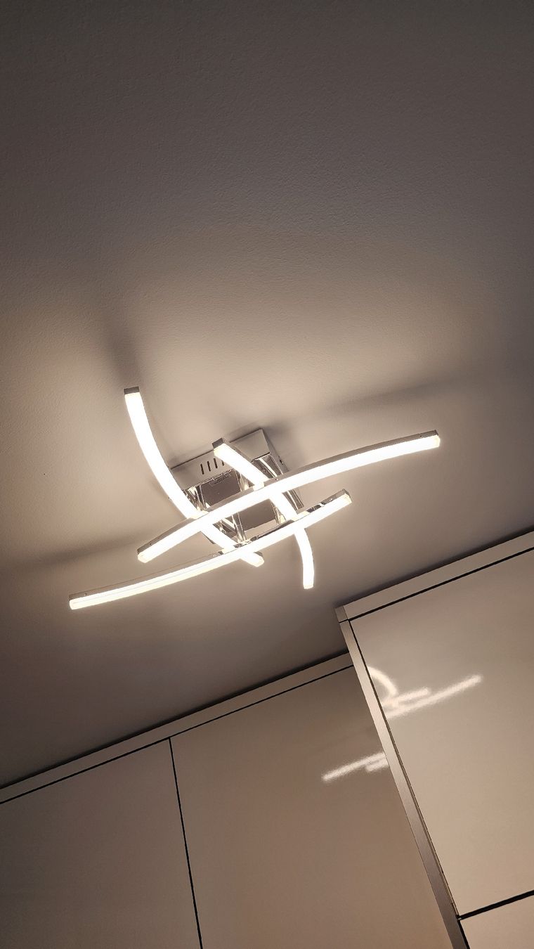 Lustres & lampes de plafonds:  LED-Deckenleuchte in Chromoptik – D'occasion à Zürich par Emendez 2