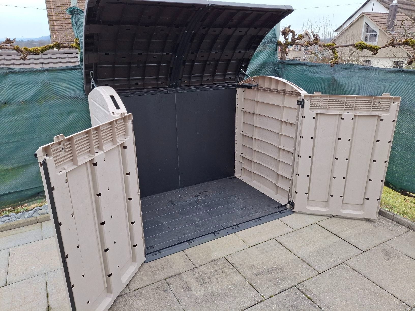 Keter Coffres de rangement: Keter Gartenbox Kunststoff beige – Défectueux à Stäfa par Weitsicht2020 1