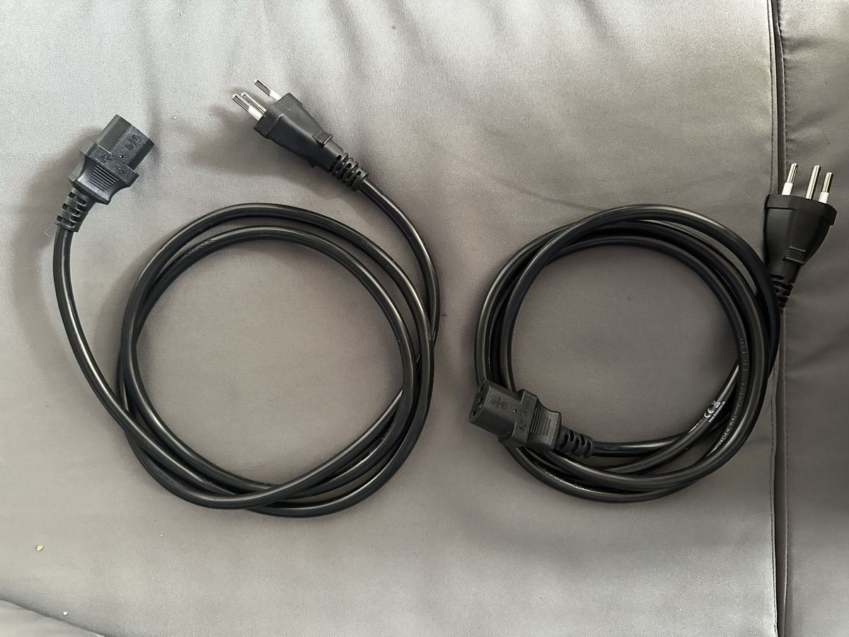 Adam Audio Haut-parleurs: 2x ADAM Audio T5V with audio interface – D'occasion à porrentruy par alp_62jd 5