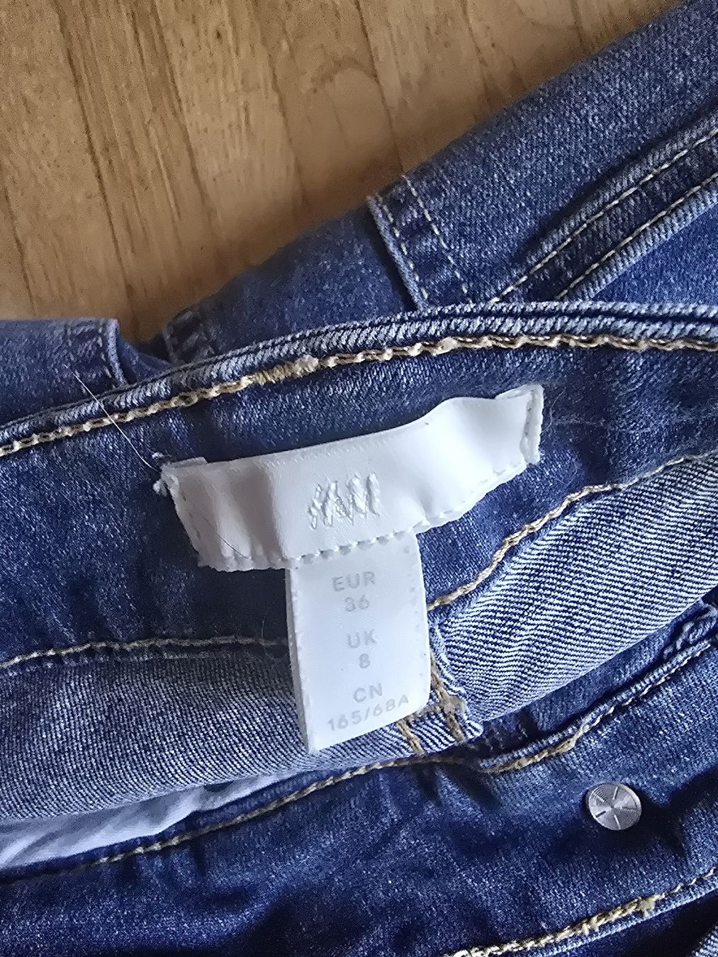 H&M Jeans: Tolle H&M Shorts in Gr.36 – Usato da Dübendorf venduto da jep76 2