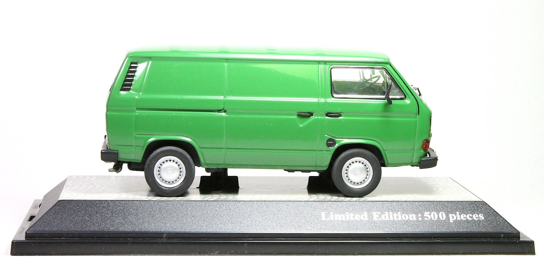 Volkswagen Modellautos: Premium Classixxs 1:43, VW T3b Transporter – Neu und originalverpackt aus Elsau von Peekay8 7