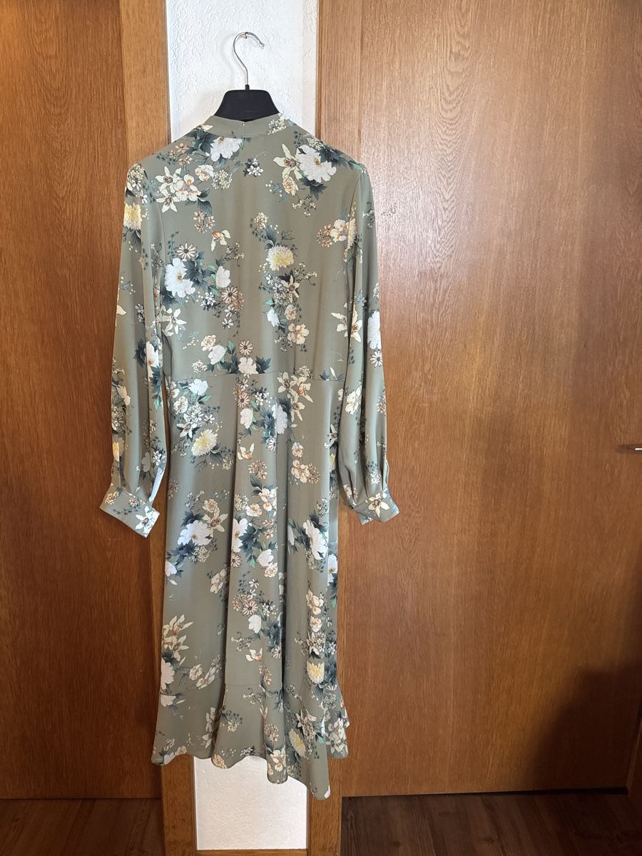 Mint & Berry Vestiti: Langarm Kleid geblümt – Usato da Rohrbachgraben venduto da kae_5lhf 4