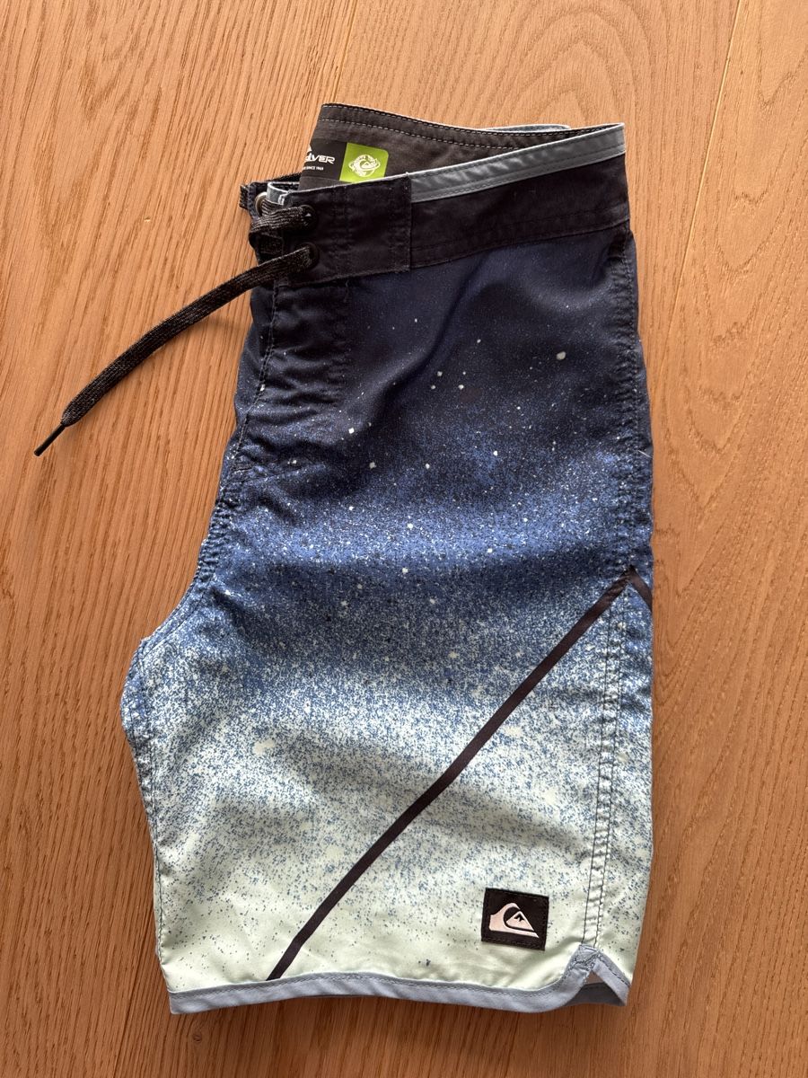 Quiksilver Costumi da bagno: Badeshorts Quicksilver Gr. 140 – Usato da Ennetbaden venduto da Katiusia 5