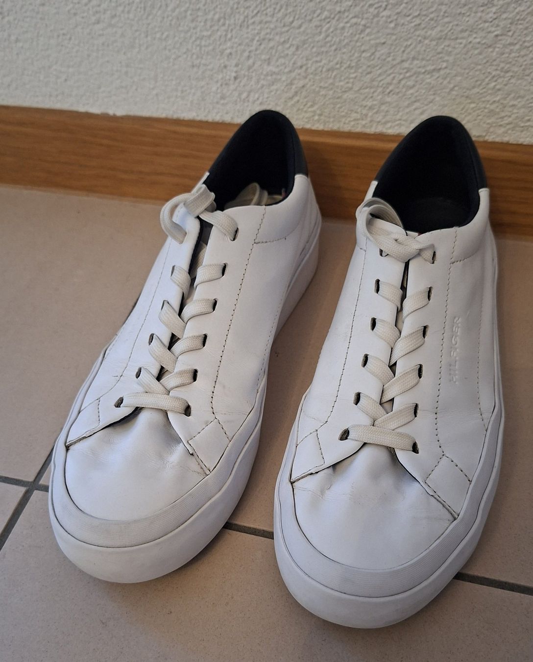 Tommy Hilfiger Scarpe da uomo: Scarpe Tommy Hilfiger – Usato da Genestrerio venduto da mor_fnw8 1