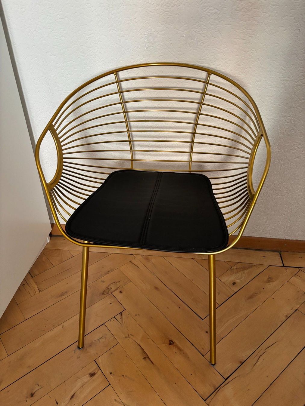 Tischset: Esstisch und 4 Stühle – Gebraucht aus Zürich von nad_yj6c 7