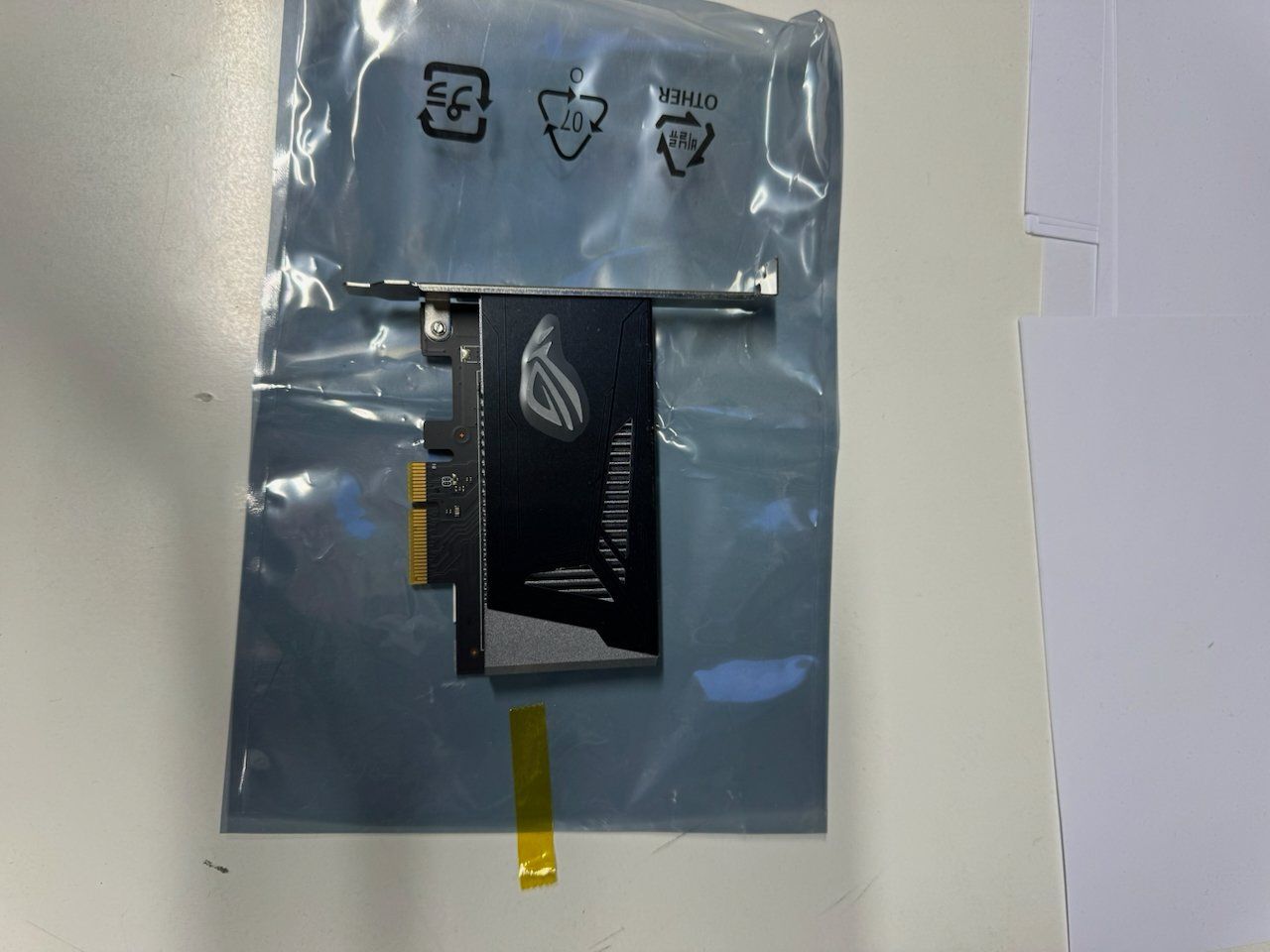 PCs: ASUS ROG AREION 10G – Neu und originalverpackt aus Frauenfeld von cinque