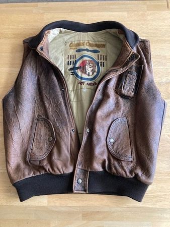 Chevignon Vintage Bomber Gilet "Hot Skies" XL