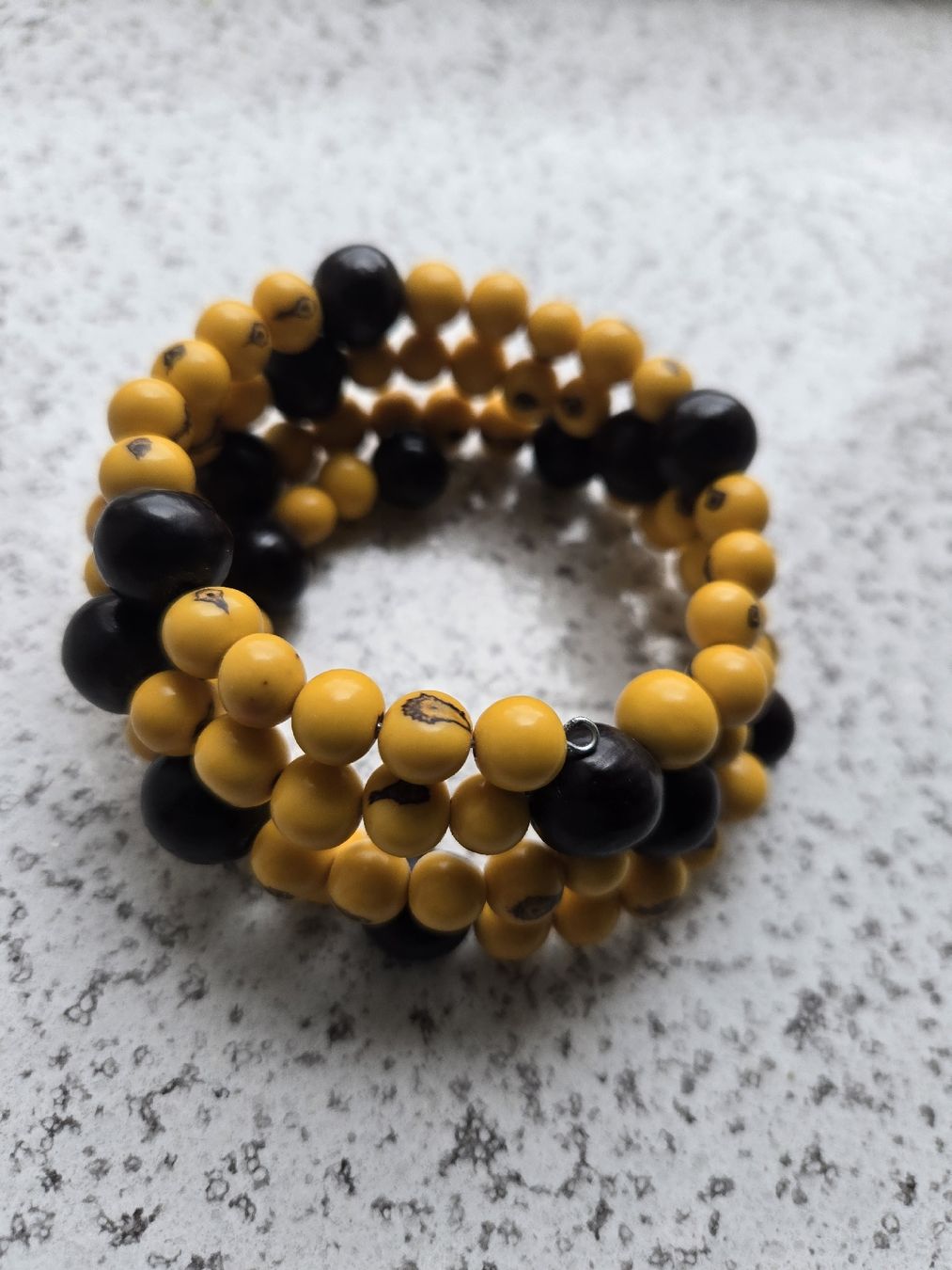 Armbänder & -reifen: bracelet en graines d'amazonie – Gebraucht aus Montet (Broye) von CandiceD 1