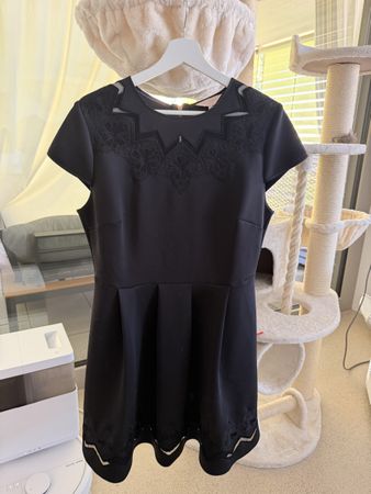 Kleid schwarz Ted Baker Grösse 5 mit Stickerei