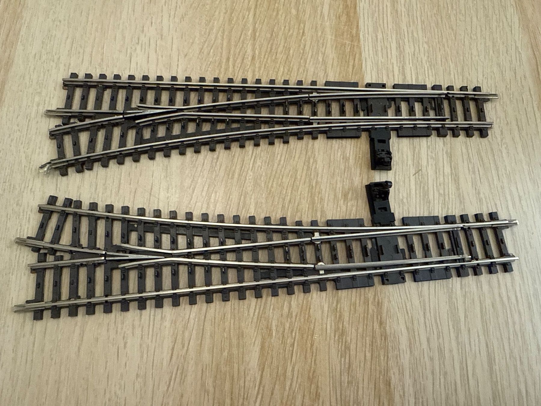 Märklin Modellini di ferrovie: Märklin 2271 Weichenpaar K H0 – Usato da St-Aubin-Sauges venduto da tantome