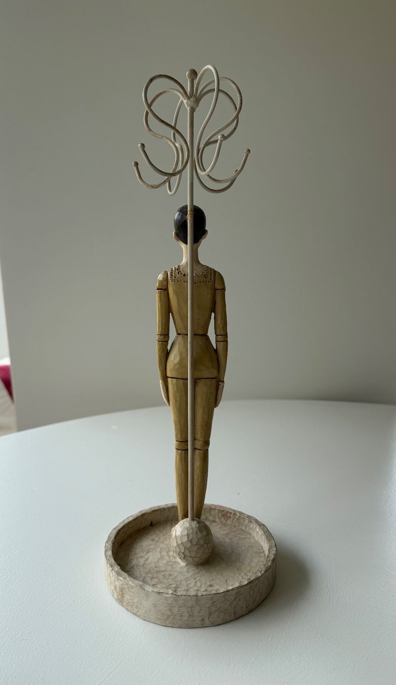 Portagioie: Vintage Schmuckständer Puppe Holzoptik – Usato da Dietschwil venduto da adr_gs9w 3