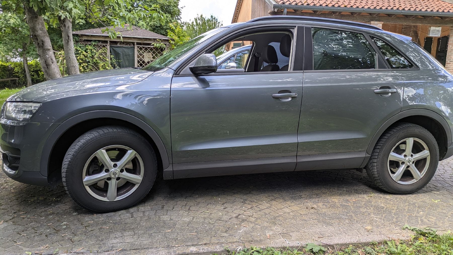 Audi Automobili: Audi Q3 TFSI 2013 Grey - v good condition – Usato da Zürich venduto da cedrium 2