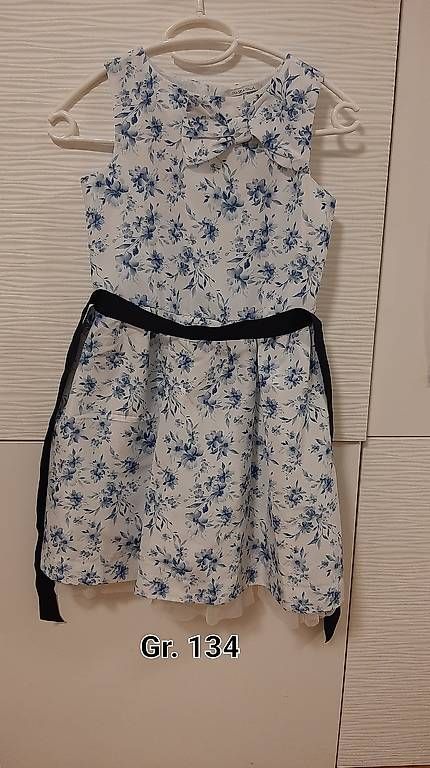 Robes et jupes: Sommerkleid gr. 134 – D'occasion à Bern par dmanci