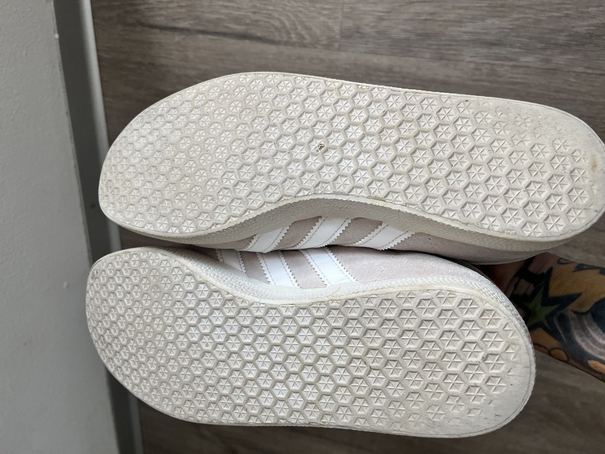Adidas Herrenschuhe: Adidas Gazelle 40 2/3 grau – Gebraucht aus interlaken von caliban 2