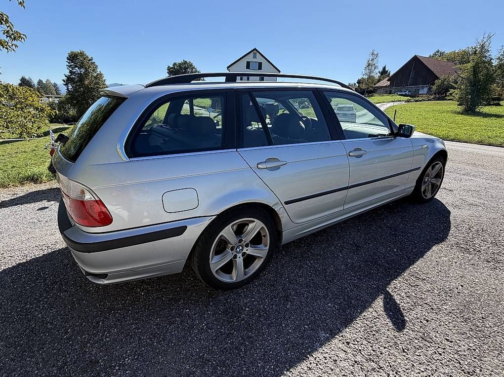 Automobili: BMW 330xi Touring – Usato da Wädenswil venduto da Nadeshkim1 2