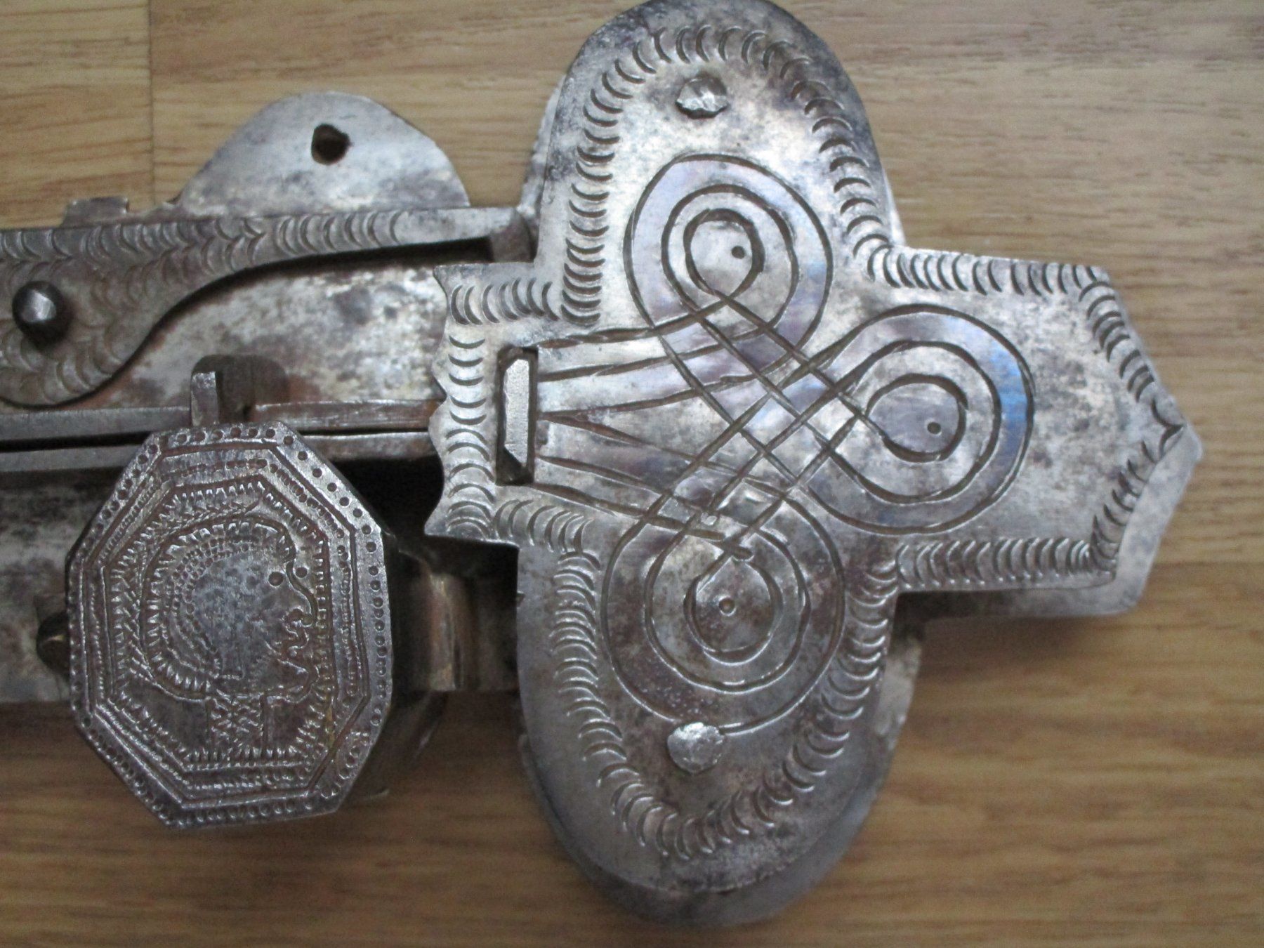 Cadenas: Antikes Truhenschloss geschmiedet – D'occasion à Heimberg par Lupo57 1