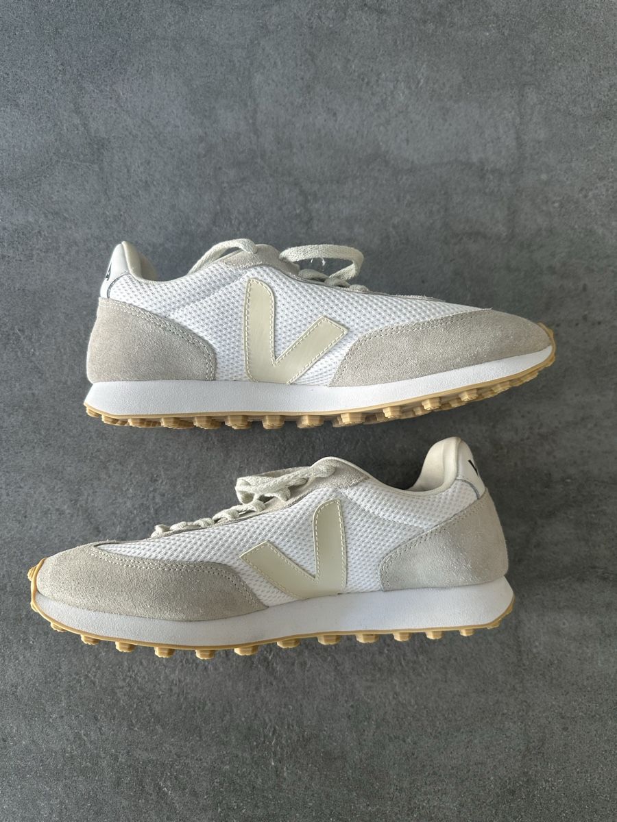 Veja Scarpe da uomo: Baskets Veja Neutres Taille 41 bon état – Usato da Sonceboz-Sombeval venduto da lan_lp7g