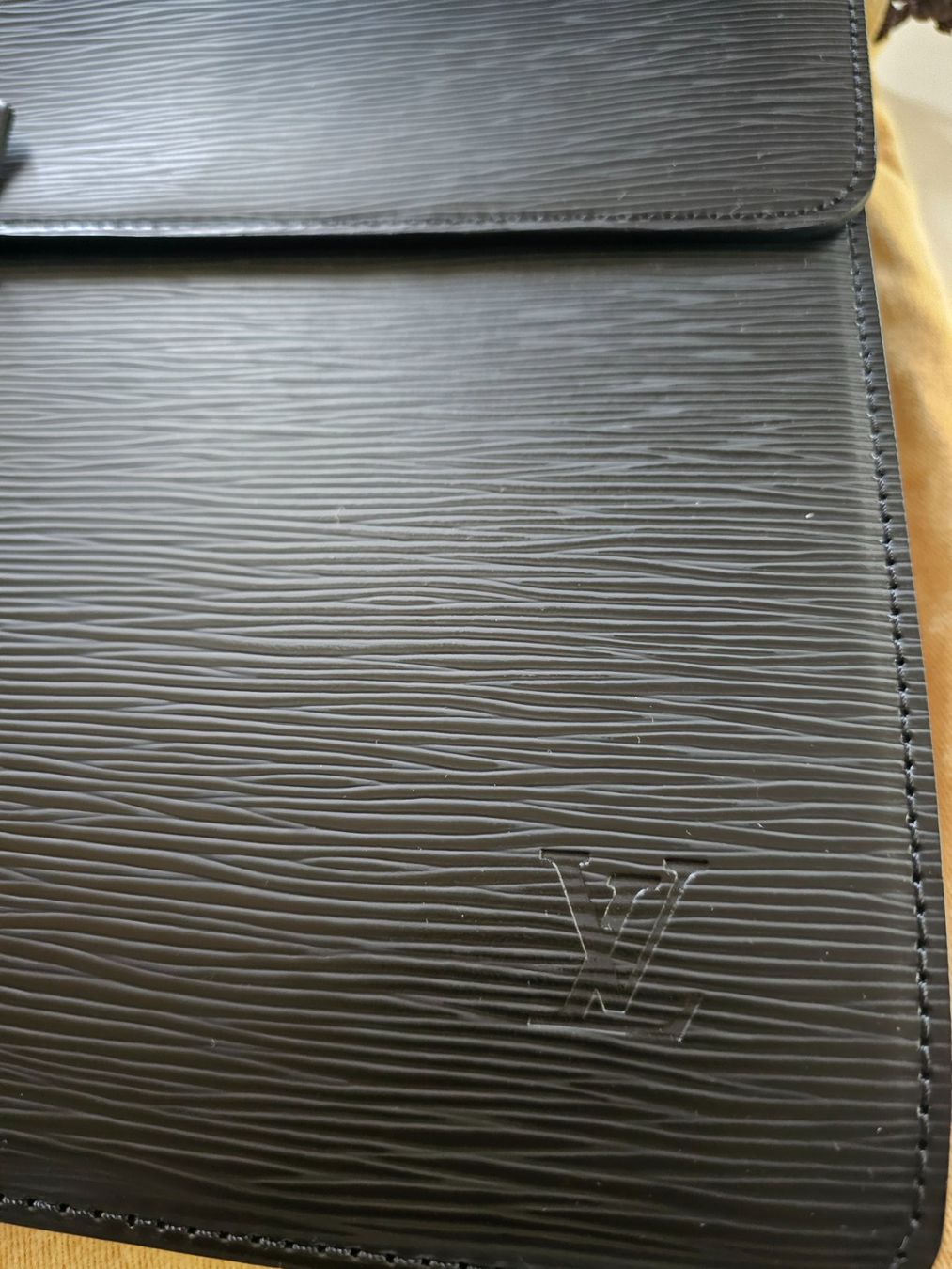 Louis Vuitton Valigie & Borse: Louis Vuitton Briefcase Laguito Épi – Usato da Fribourg venduto da wis_7b6y 1