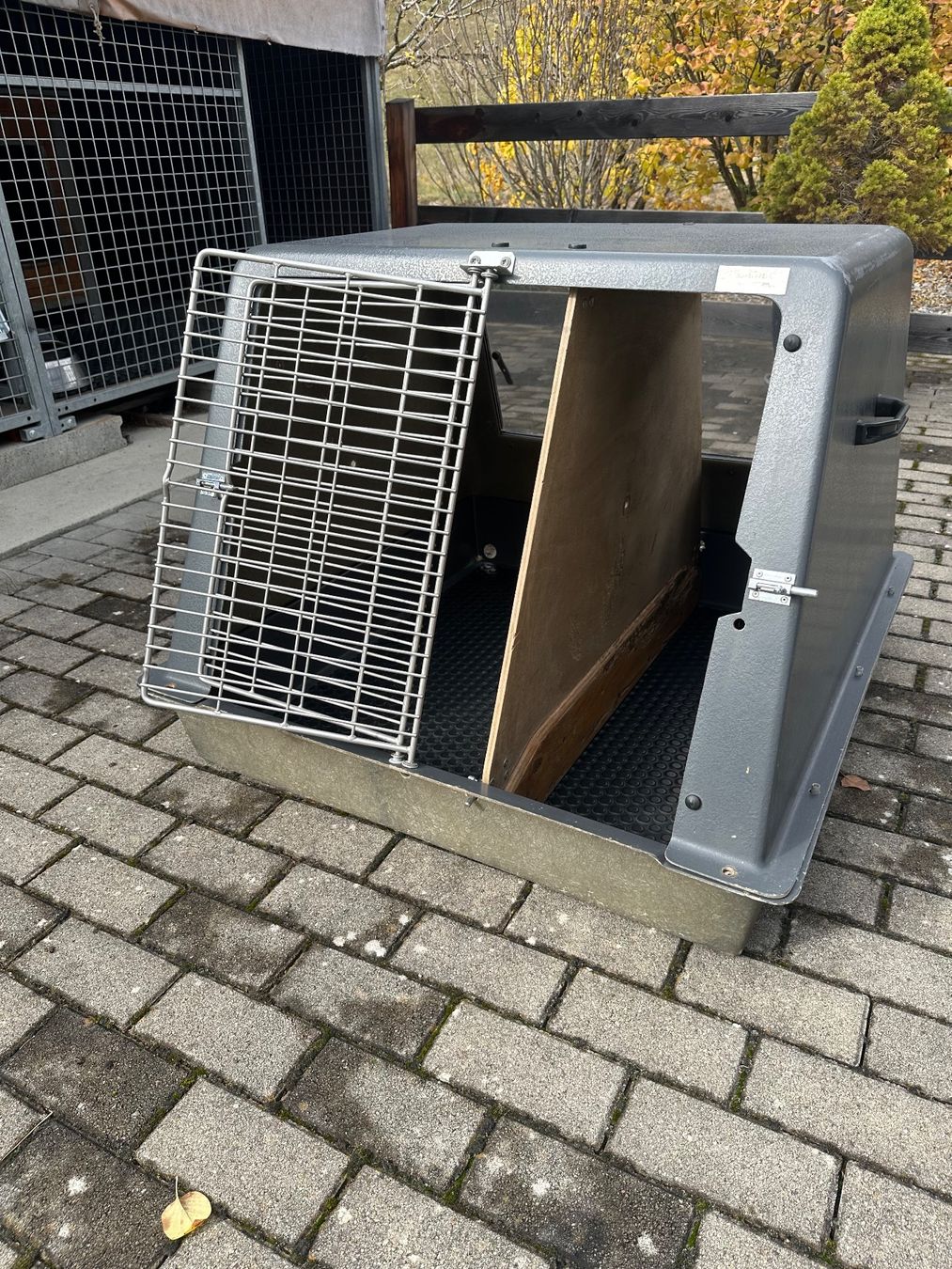 Käfige, Transport & Sicherheit: Caisse auto Cani box – Gebraucht aus Fortunau (Ayent) von yva_895b 1