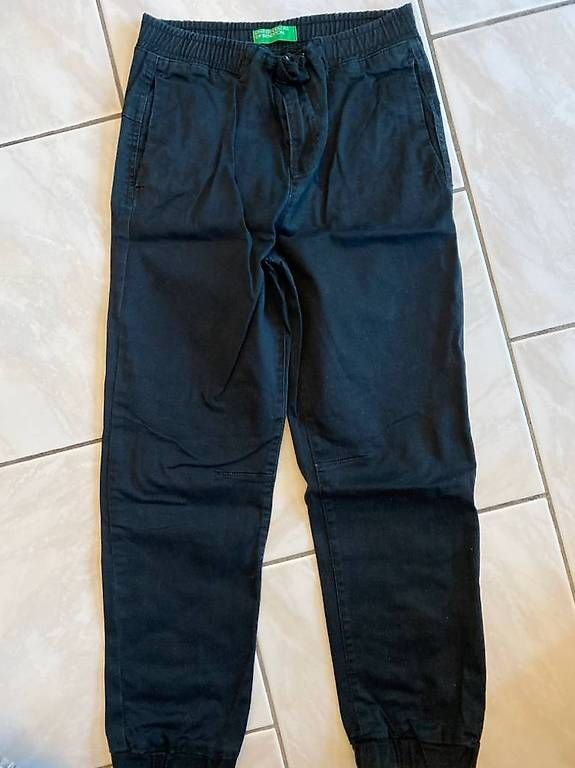 Hosen: Vend lot pantalons 134 enfant – Gebraucht aus Morrens VD von gia_sfs5 1