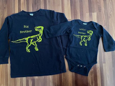 Bruder-Set Big Brother 6J Little Brother 6M Dunkelblau Dino