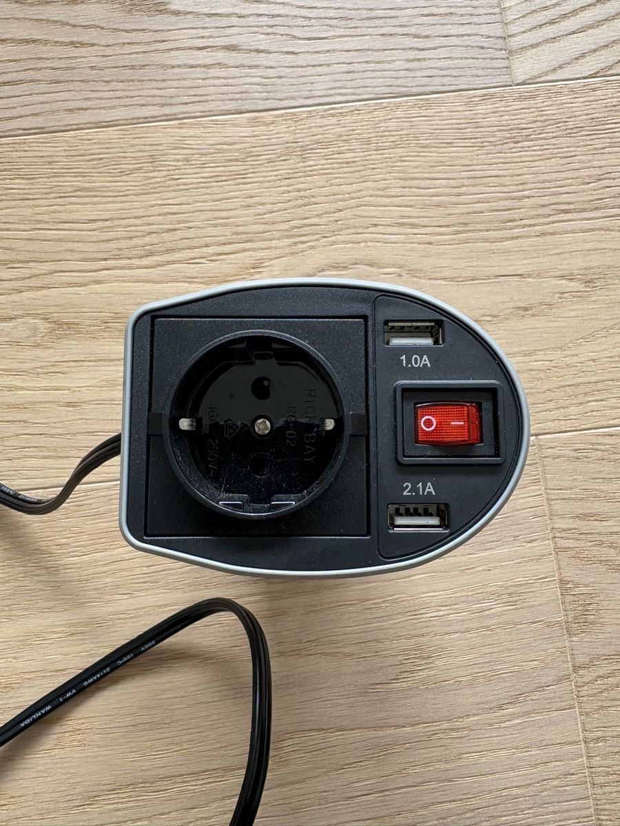Inverter: Technaxx Wechselrichter Auto-Ladekabel – Usato da Gommiswald venduto da mob_nlt8 2