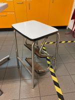 Tritthocker / Leiterhocker, Chrom – Küchenhocker mit