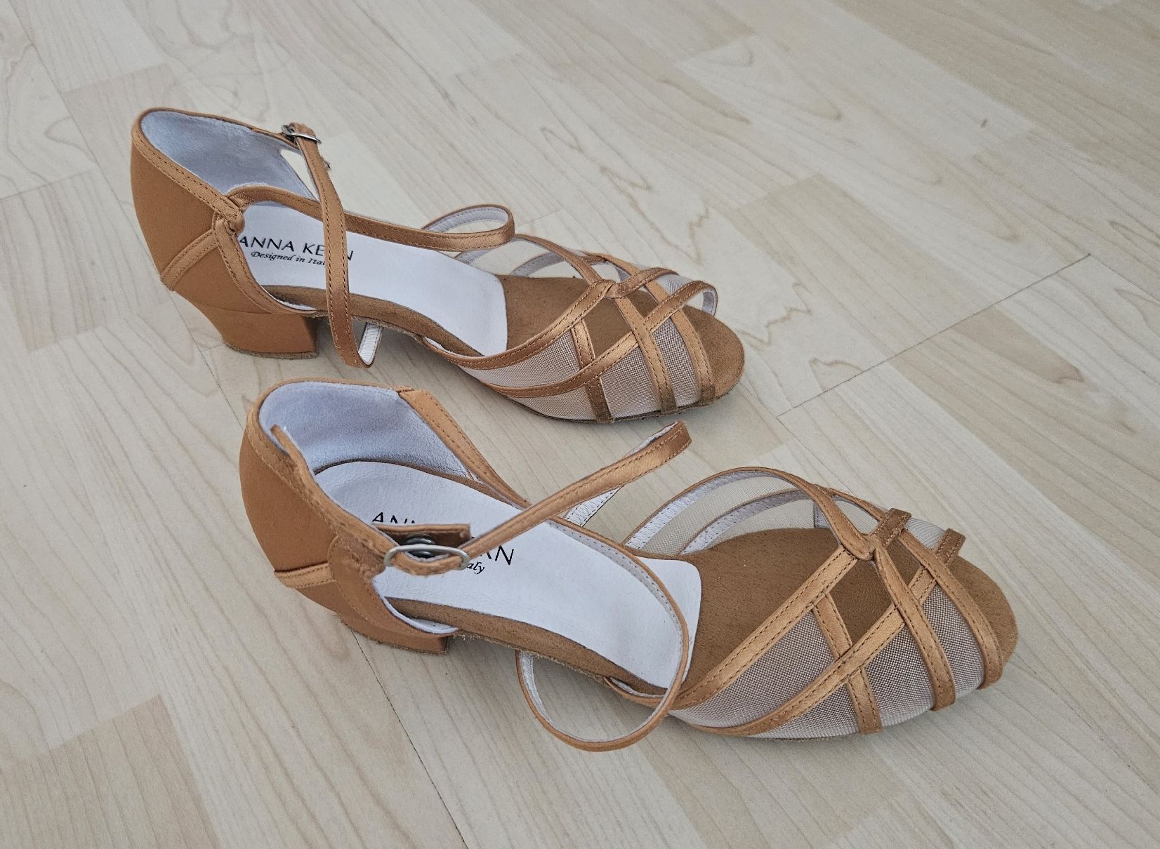 Scarpe da donna: Tanzschuhe von Anna Kern – Usato da Maur venduto da Basil03 1