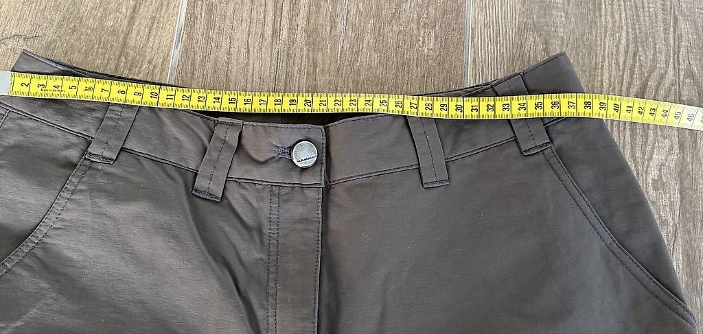 Pantalons: Wandershorts Mammut 38 – D'occasion à Alpnach Dorf par rerifeme 1