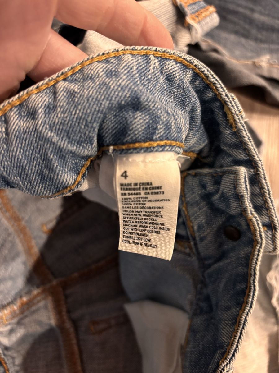 American Eagle Hosen: Set aus 2 Shorts der Marke American Eagle Gr.4 – Gebraucht aus Gossau SG von Swisslady25 1