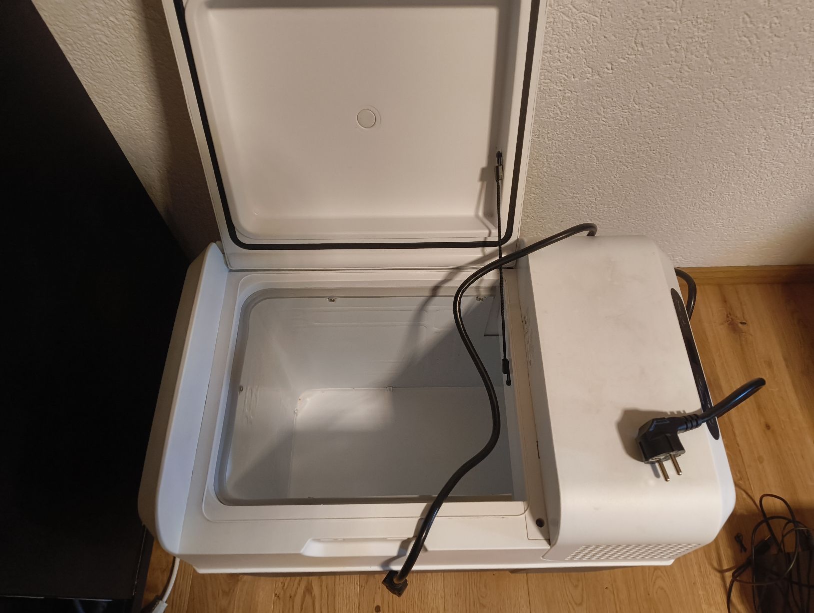 Mobicool Réfrigérateurs et refroidissement: Mobicool Kühlbox AC/DC Gebrauchter Zustand – D'occasion à St. Gallen par Kiwi888 3